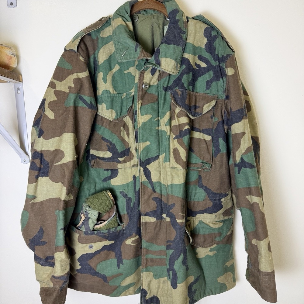 US MILITARY COLD WEATHER, FIELD, WOODLAND CAMO Sz M Reg LINED WITH HAT